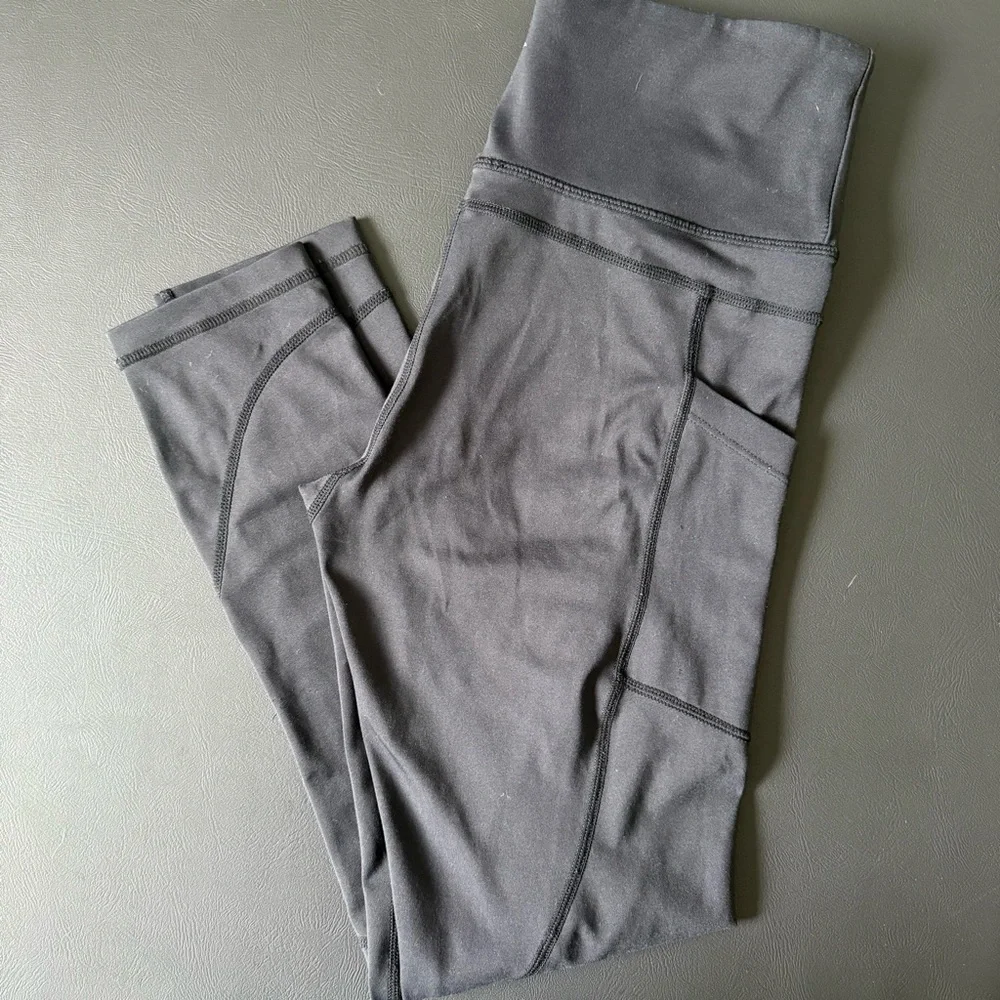 Zyia black leggings with pockets size 6-8 (medium) - Picture 4 of 6